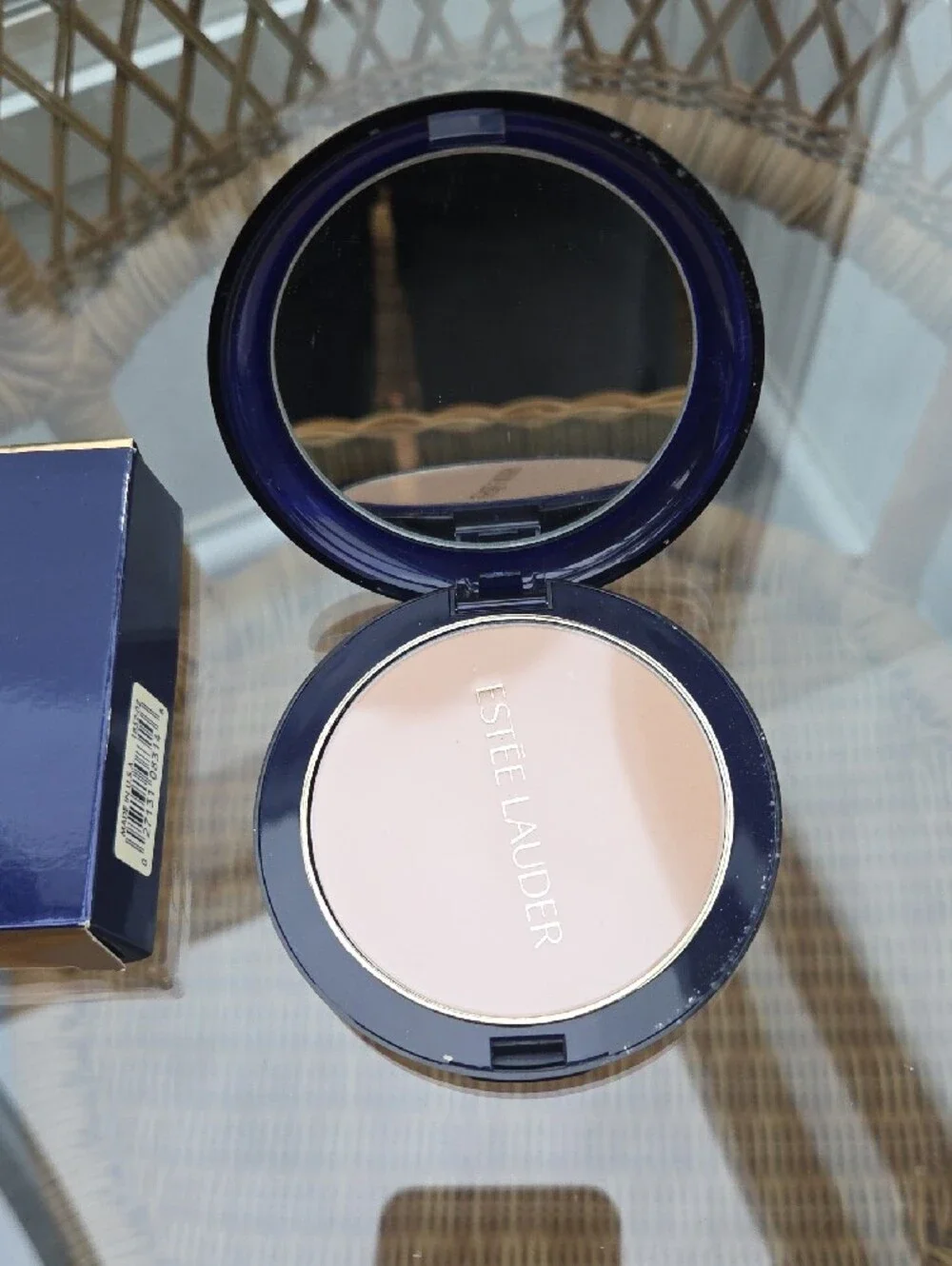 Estee Lauder Lucidity Translucent Pressed Powder - Light Medium Intensity 2